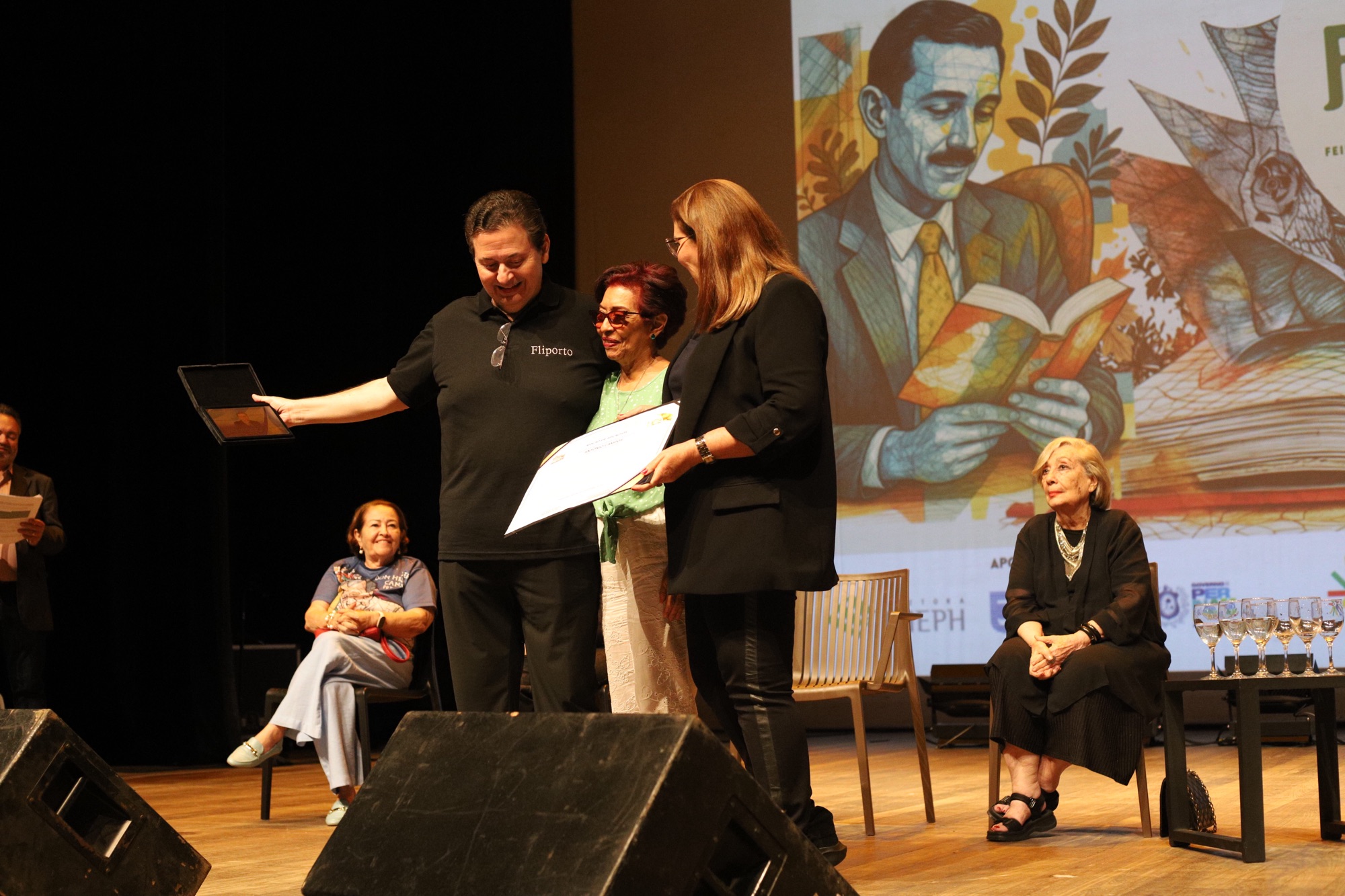 Fliporto 2025: ideias, encontros e literatura em diálogo